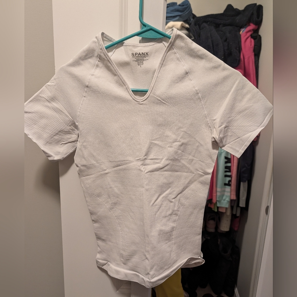 SPANX Zoned Performance V-Neck White Short Sleeve Top